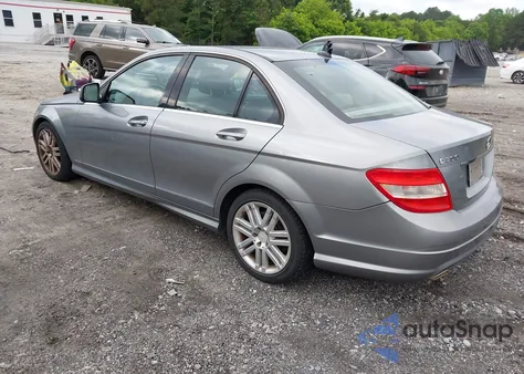 2008 Mercedes-Benz C 300 Luxury/Sport z USA, uszkodzony, nr VIN WDDGF54X78R014721